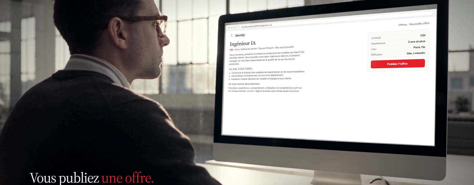 Un recruteur publie une offre depuis Meritly, plan du film